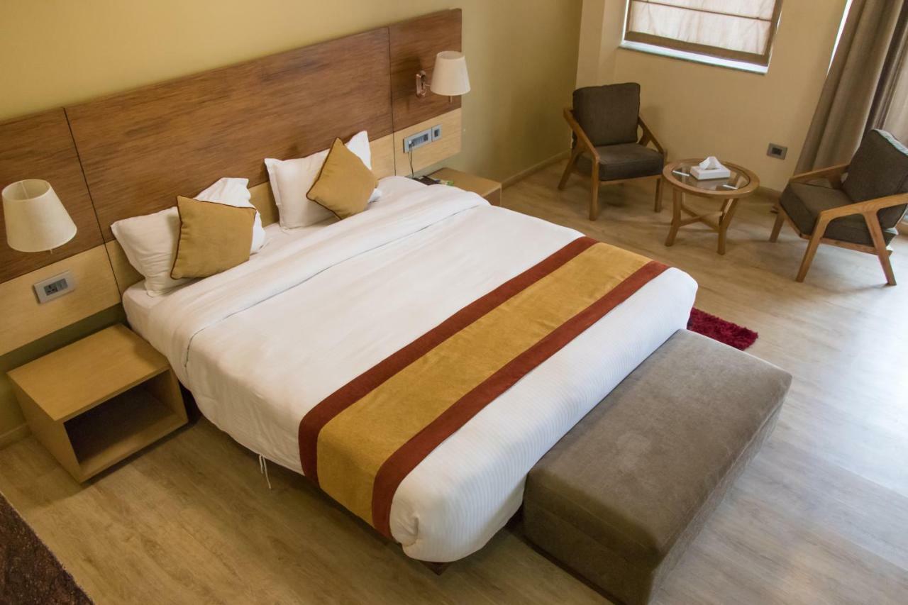 Retro Hotel&Spa Kathmandu Esterno foto
