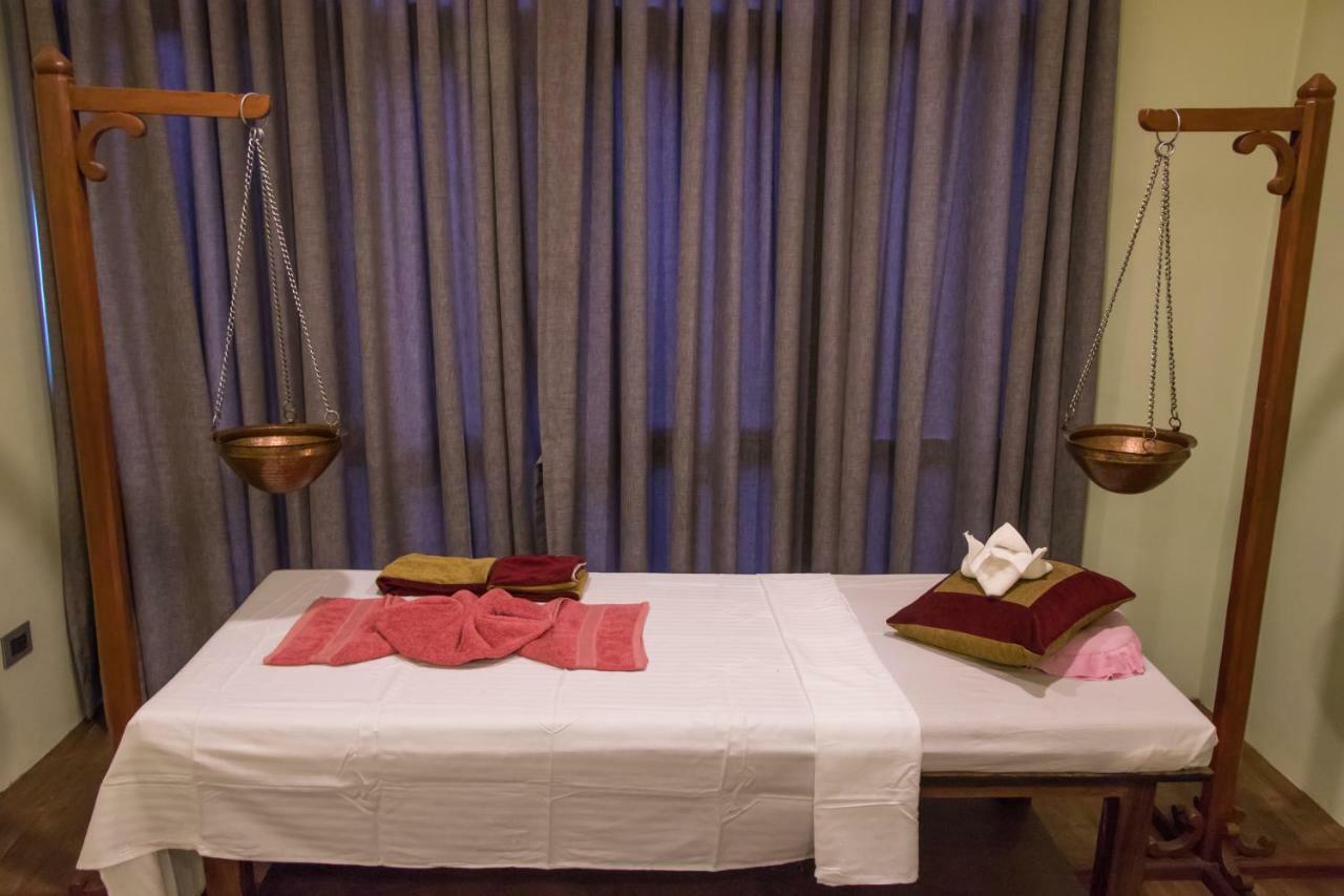 Retro Hotel&Spa Kathmandu Esterno foto